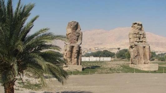 colossi of memnon , Luxor, Egypt travel booking